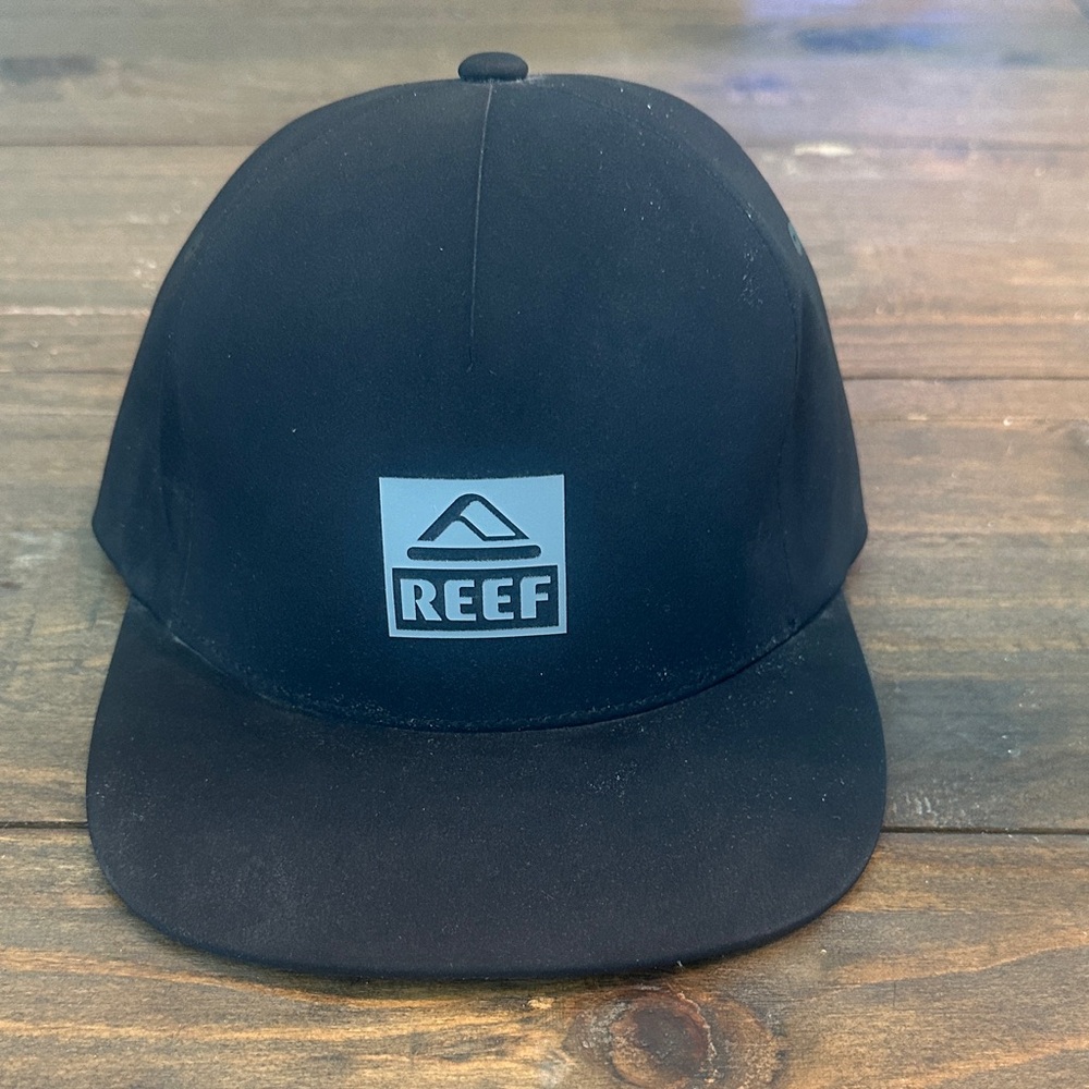 Reef Black and Gray Logo Cap